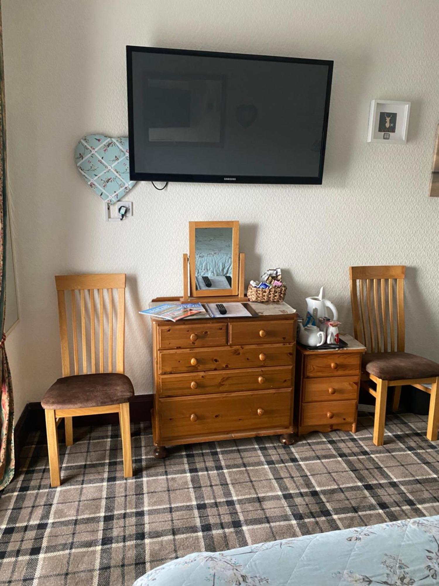 דינגוול Cromarty View Guest House Accommodations & B&B מראה חיצוני תמונה