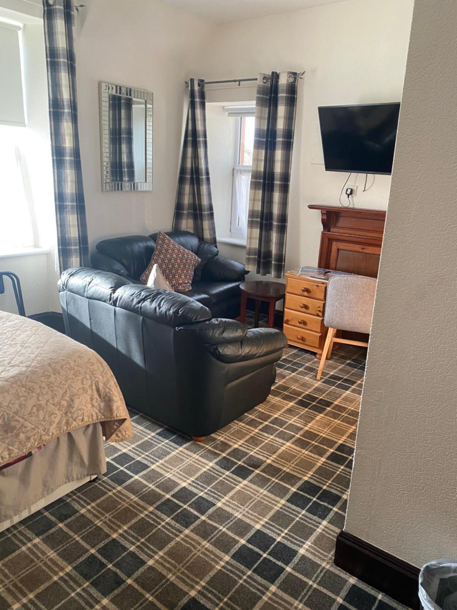 דינגוול Cromarty View Guest House Accommodations & B&B מראה חיצוני תמונה