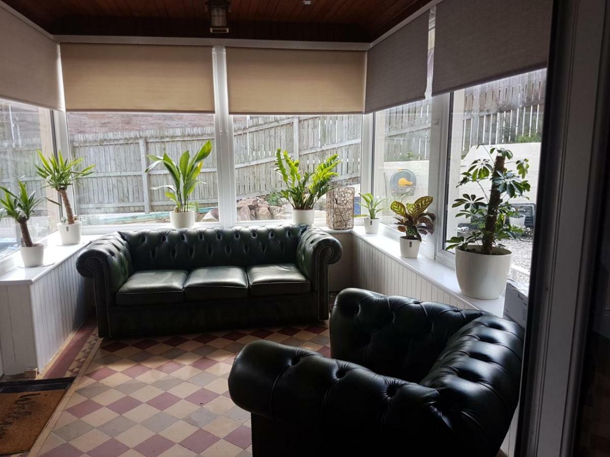 דינגוול Cromarty View Guest House Accommodations & B&B מראה חיצוני תמונה
